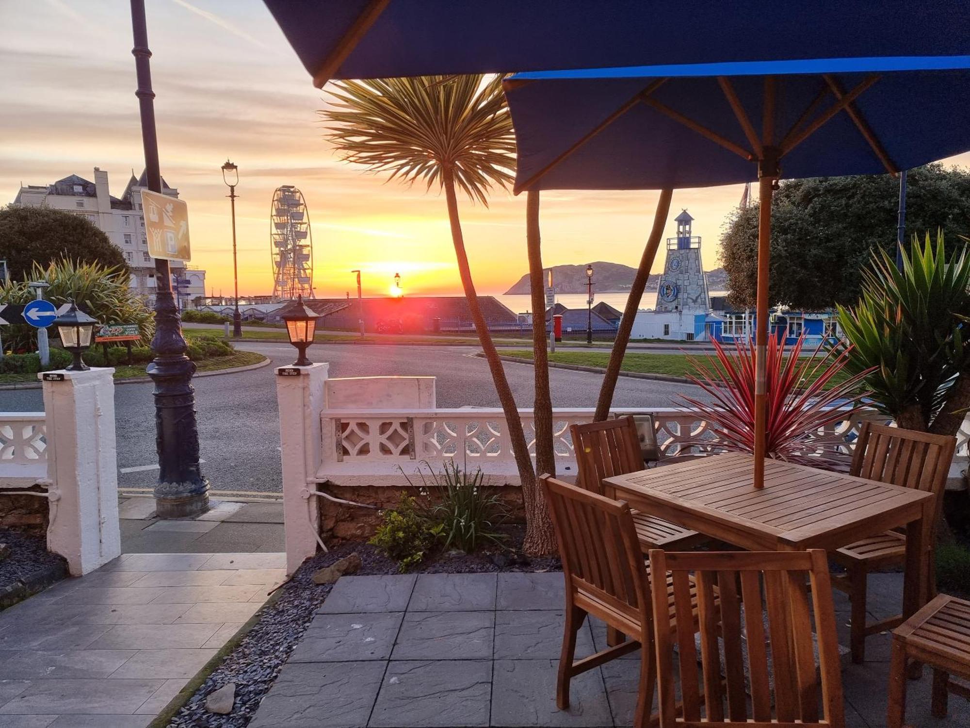 Min Y Don Llandudno (Adults Only) Hotel Bagian luar foto
