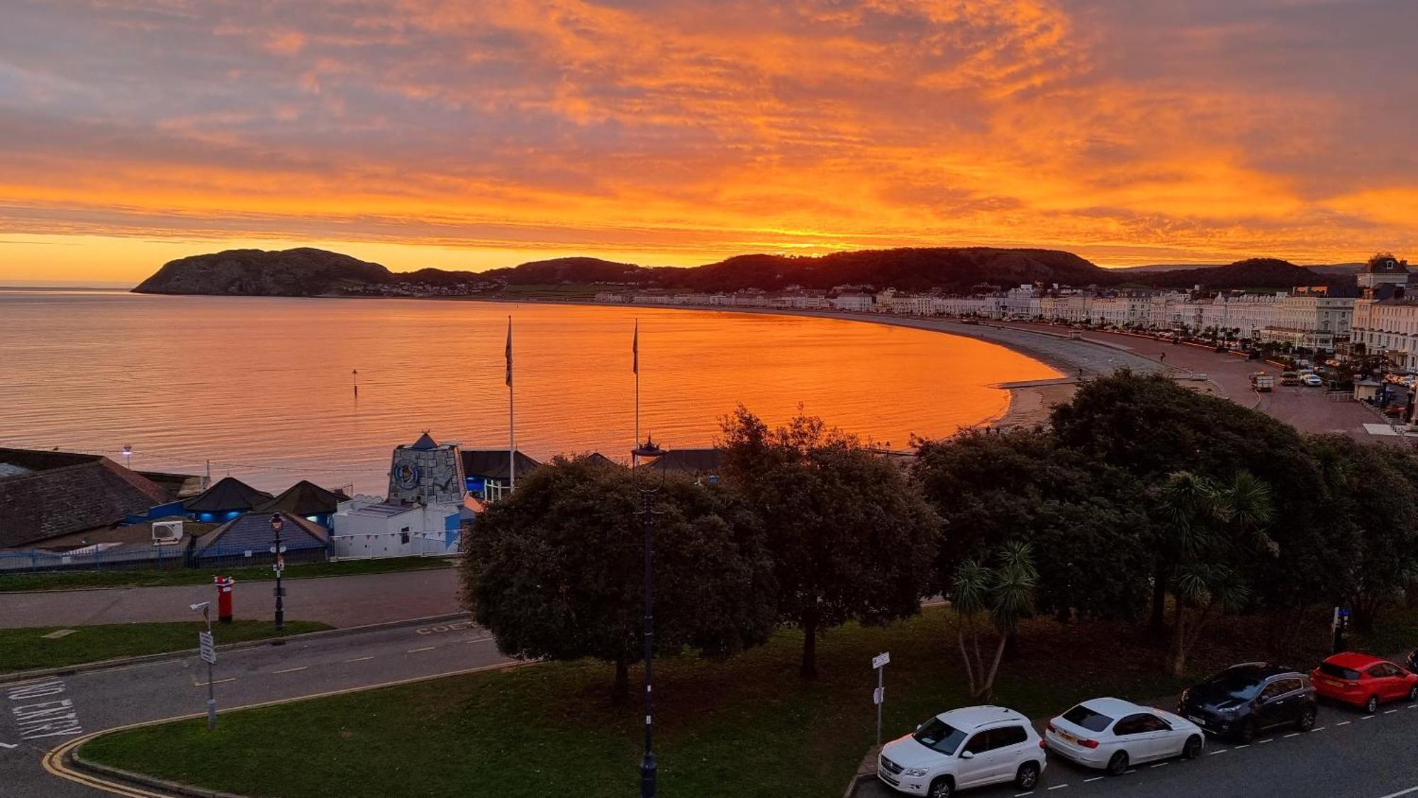 Min Y Don Llandudno (Adults Only) Hotel Bagian luar foto